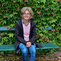 Sophie von Bechtolsheim liest auf Einladung von Dr. Carolin Wagner, MdB am 14. Juli in Regensburg aus ihrem Buch „Stauffenberg – mein Großvater war kein Attentäter“.
